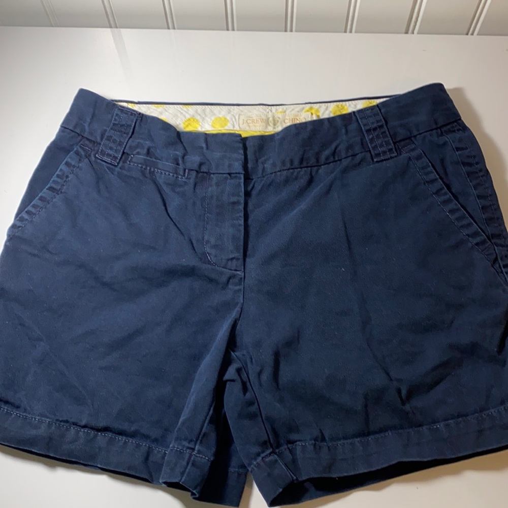 Women’s J.Crew Chino 5 inch shorts.